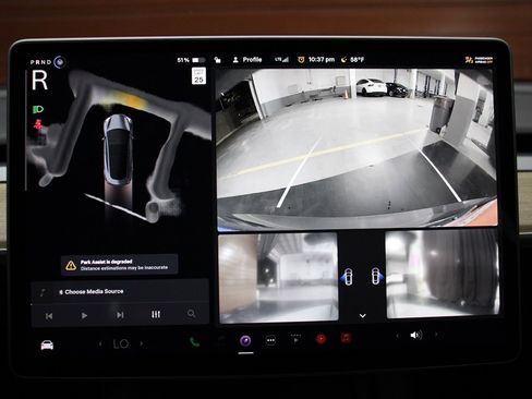 Used 2023 Tesla Model 3 Standard Range image 4