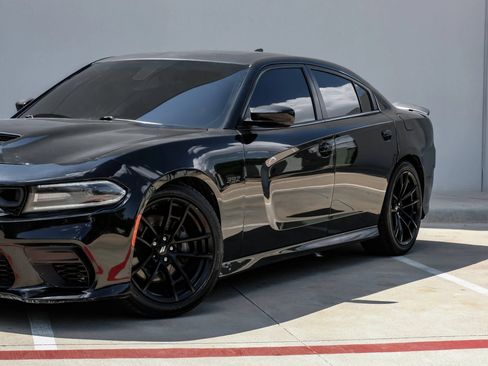 Used 2019 Dodge Charger Scat Pack w/ Daytona Edition Group RWD image 10