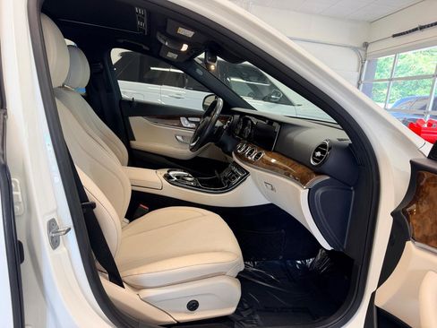 Used 2018 Mercedes-Benz E 300 image 25