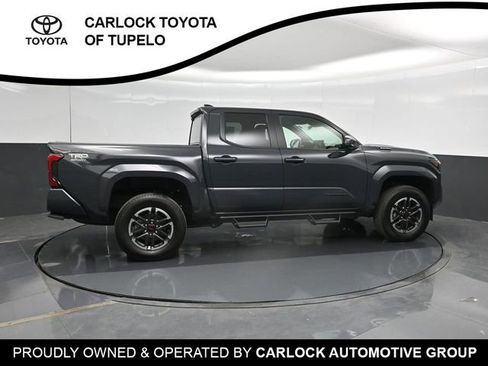 Used 2025 Toyota Tacoma TRD Sport AWD/4WD image 4