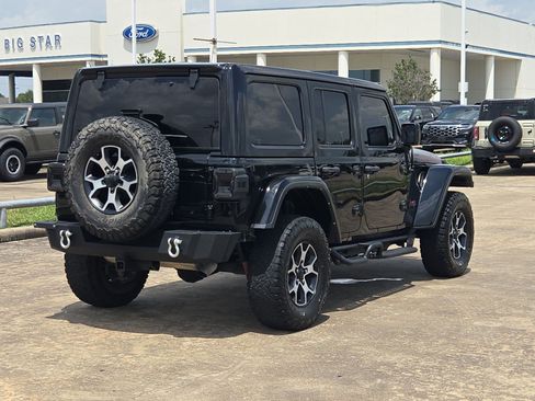 Used 2022 Jeep Wrangler Unlimited Rubicon w/ Cold Weather Group AWD/4WD image 3