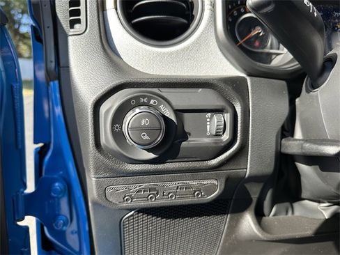 New 2025 Jeep Gladiator Sport image 32