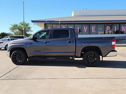 Used 2017 Toyota Tundra SR5 w/ SR5 Upgrade Package image 8