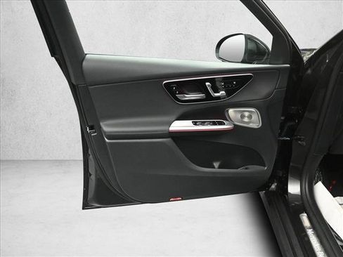 Used 2026 Mercedes-Benz GLC 300 4MATIC image 17
