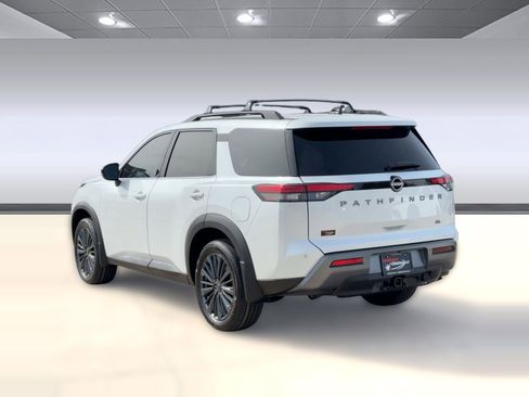 New 2026 Nissan Pathfinder SL image 3