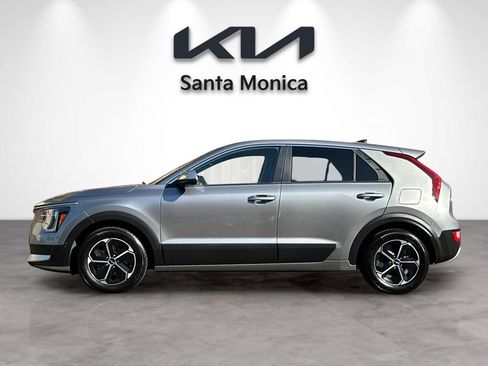 Certified 2023 Kia Niro LX FWD image 3