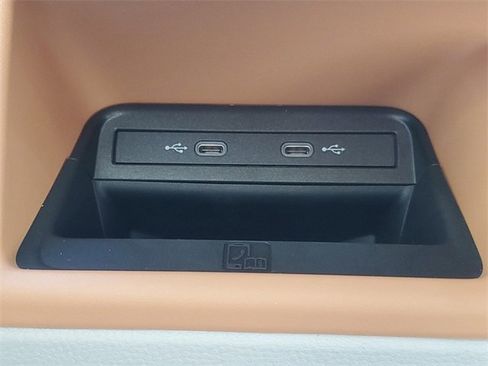 New 2025 Volkswagen ID. Buzz 1st Edition image 35