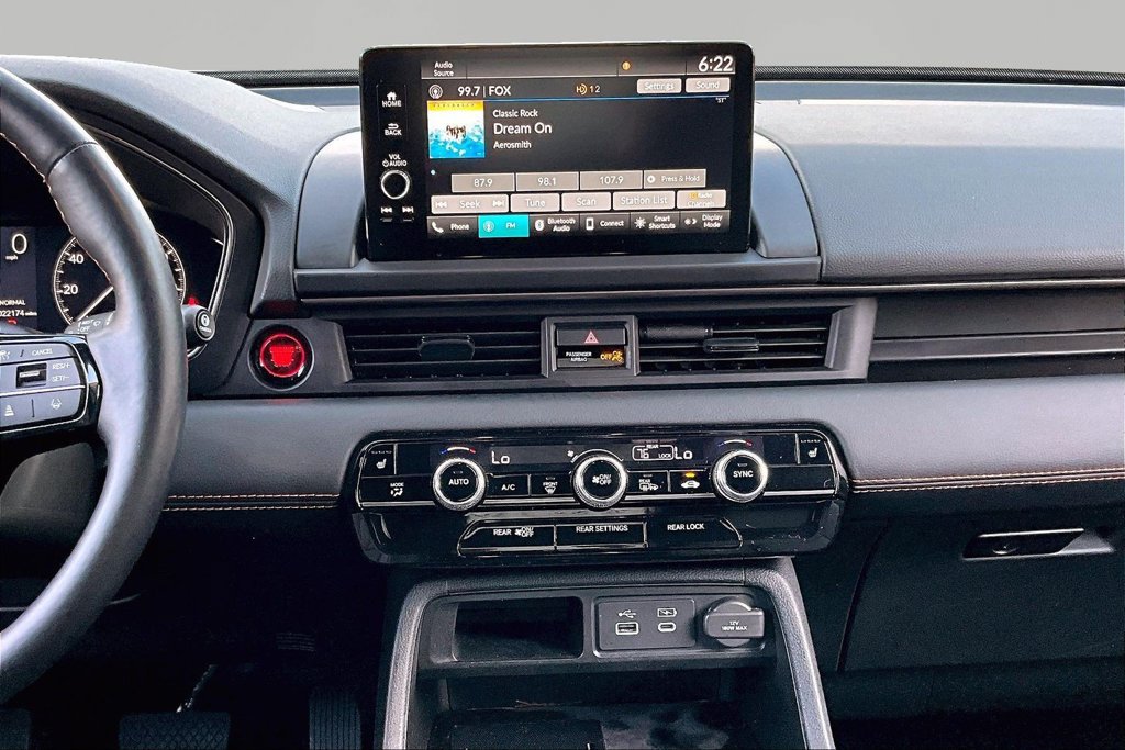Certified 2025 Honda Pilot TrailSport image 9