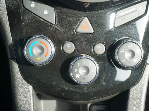 Used 2020 Chevrolet Sonic LT w/ Convenience Package image 13