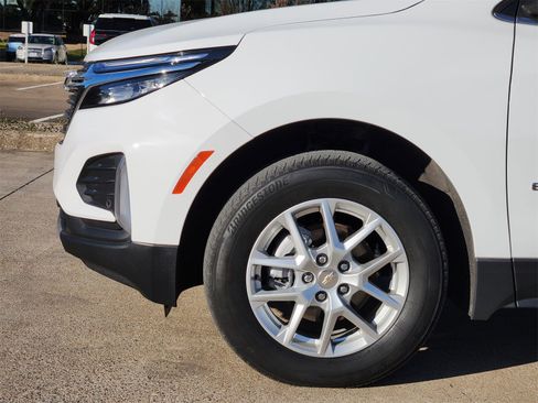 Used 2023 Chevrolet Equinox LT image 9