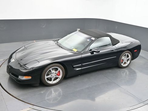 Used 2003 Chevrolet Corvette Convertible w/ Preferred Equipment Group1 image 45