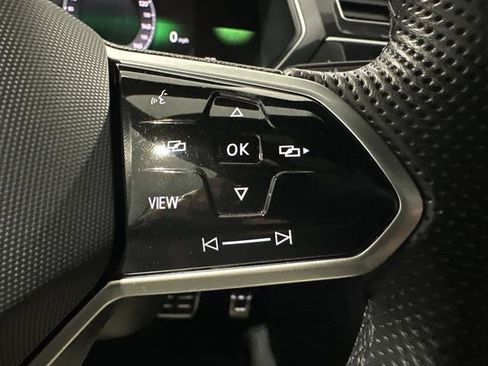 Certified 2024 Volkswagen Tiguan SE R-Line image 33