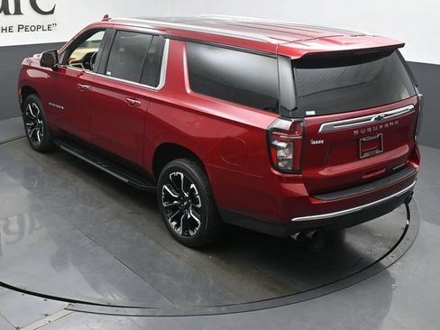 Used 2023 Chevrolet Suburban Premier w/ Premium Package AWD/4WD image 43