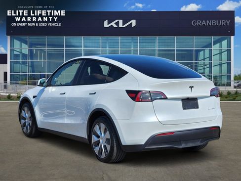 Used 2024 Tesla Model Y Long Range AWD/4WD image 4