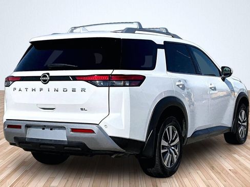 Used 2025 Nissan Pathfinder SL FWD image 2