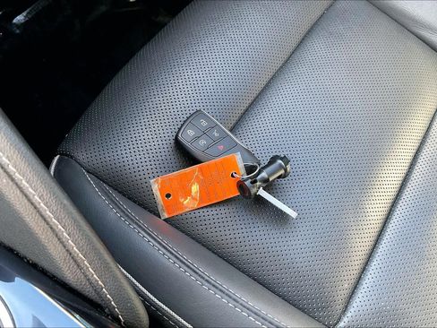 Used 2021 Buick Envision Essence w/ Technology Package I image 10