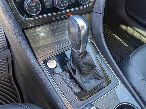 Used 2016 Volkswagen Passat 1.8T image 26