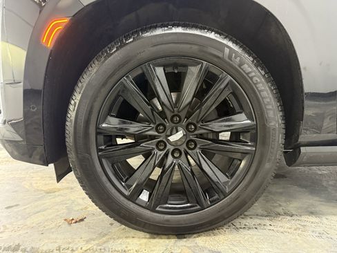 Used 2021 Cadillac Escalade Sport Platinum image 31