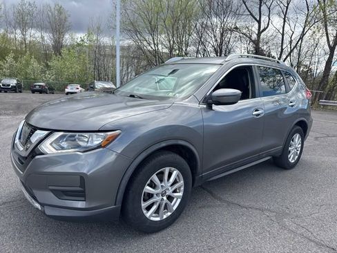 Used 2017 Nissan Rogue SV image 17