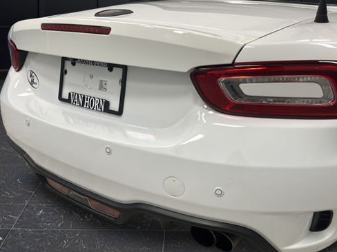 Used 2017 FIAT 124 Spider Abarth RWD image 40