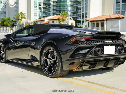 Used 2020 Lamborghini Huracan EVO AWD/4WD image 16