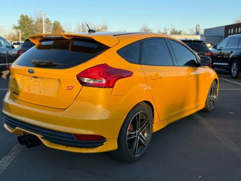 Used 2016 Ford Focus ST image 3