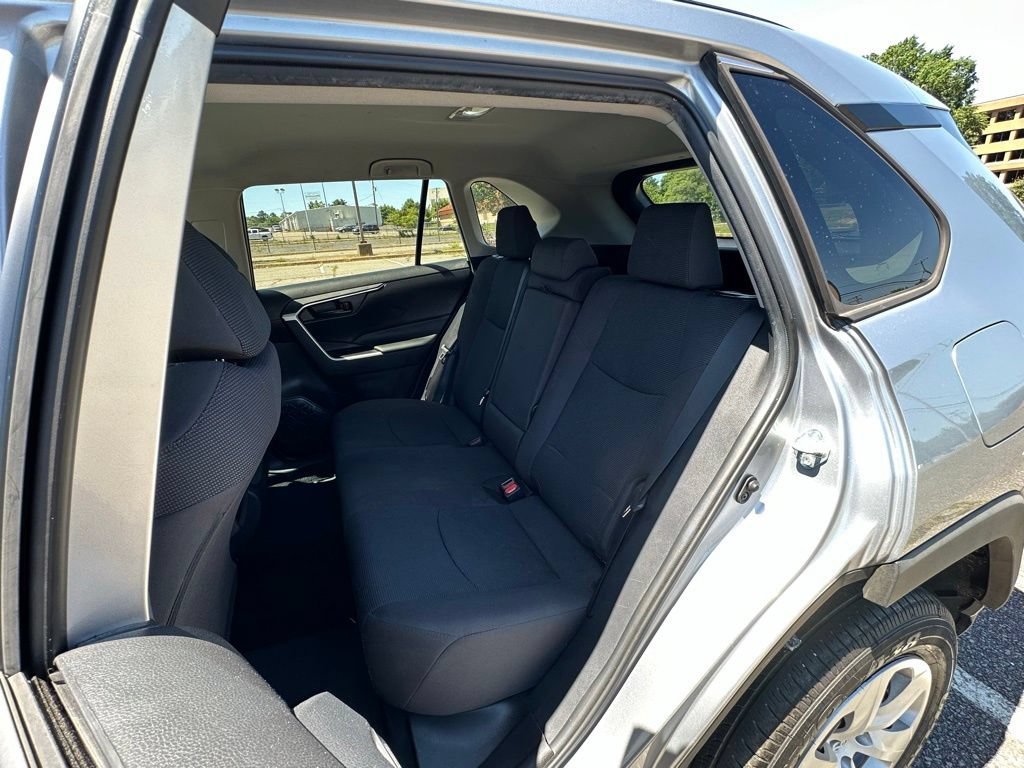 Used 2021 Toyota RAV4 LE FWD image 28