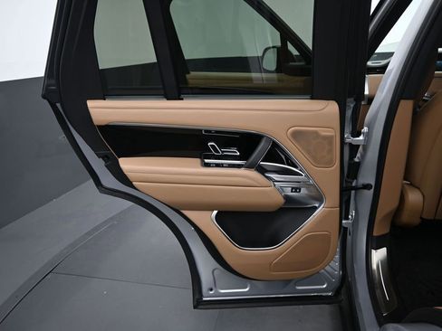 Used 2024 Land Rover Range Rover SE AWD/4WD image 19