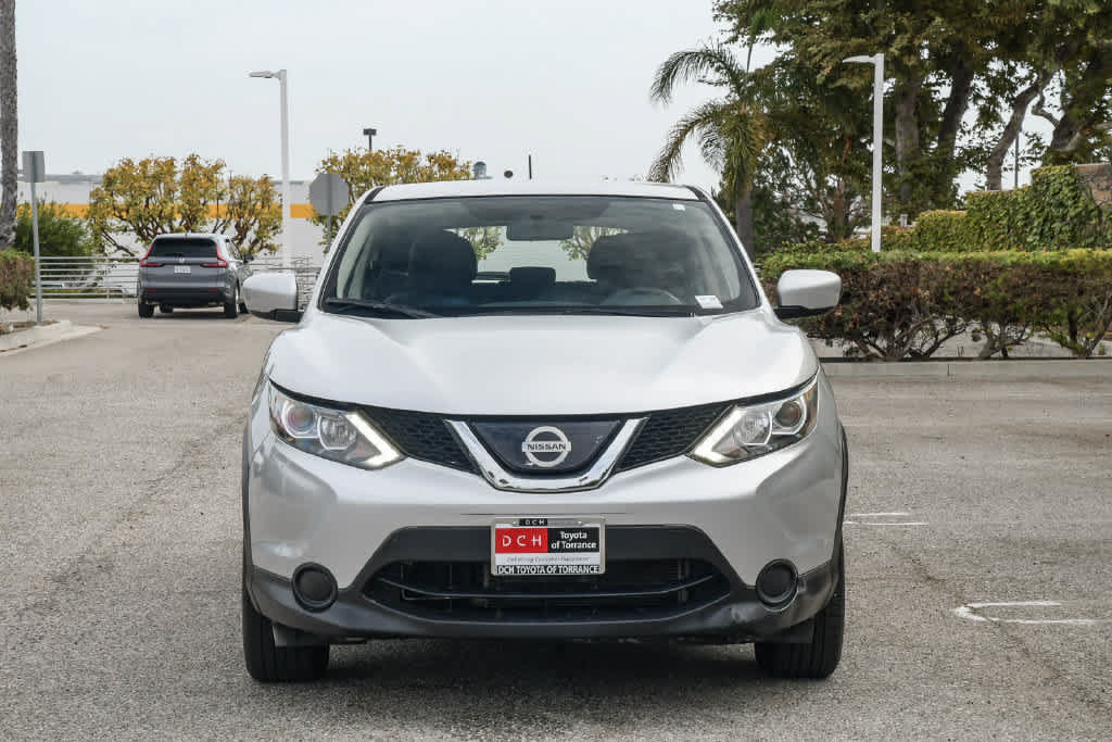 Used 2019 Nissan Rogue Sport S w/ Appearance Package FWD image 2