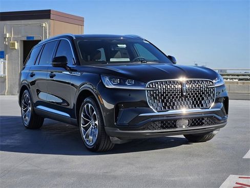 New 2026 Lincoln Aviator Reserve w/ Luxury Package image 3