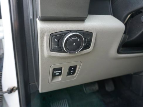 Used 2019 Ford F150 XLT w/ Equipment Group 302A Luxury AWD/4WD image 14