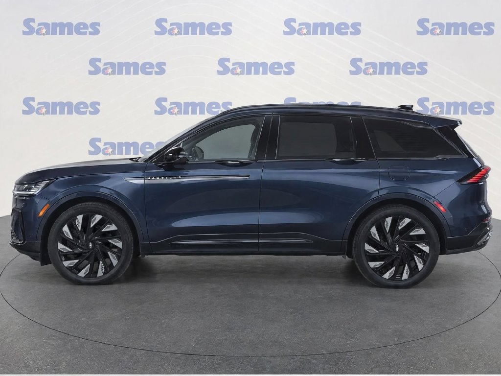 Used 2024 Lincoln Nautilus Reserve w/ Equipment Group 202A AWD/4WD image 7