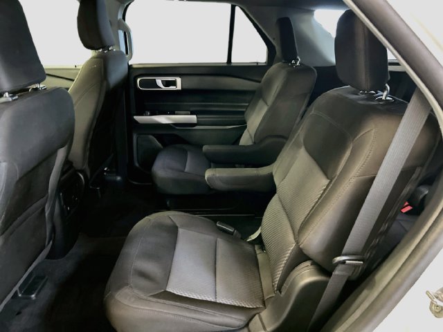 Used 2024 Ford Explorer XLT AWD/4WD image 24