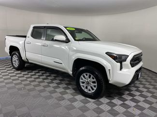 Used 2025 Toyota Tacoma SR5 AWD/4WD video 1