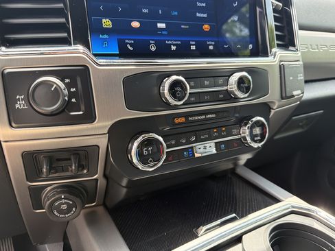 Used 2022 Ford F350 Platinum w/ Tremor Off-Road Package AWD/4WD image 26
