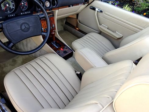 Used 1988 Mercedes-Benz 560 SL image 16