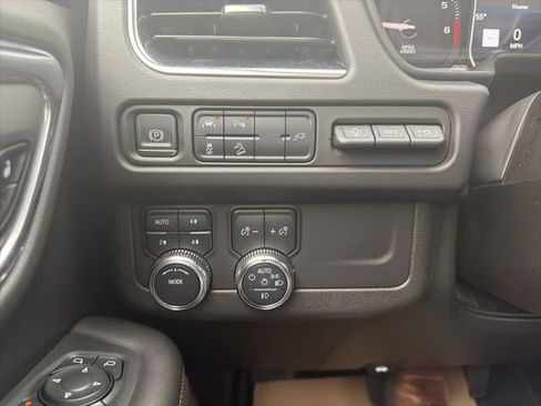 Used 2021 GMC Yukon AT4 w/ AT4 Premium Package AWD/4WD image 29