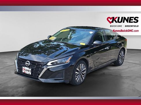 Used 2025 Nissan Altima 2.5 SV FWD image 5