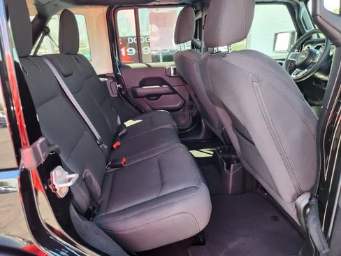 Used 2023 Jeep Wrangler Sahara w/ Cold Weather Group image 11