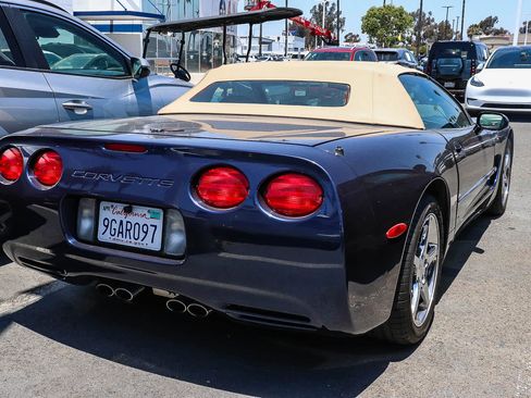 Used 2001 Chevrolet Corvette Convertible w/ Preferred Equipment Group2 RWD image 12