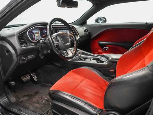 Used 2017 Dodge Challenger GT w/ GT Interior Package image 17