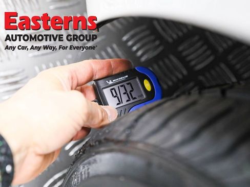 Used 2020 Tesla Model 3 Standard Range Plus image 3