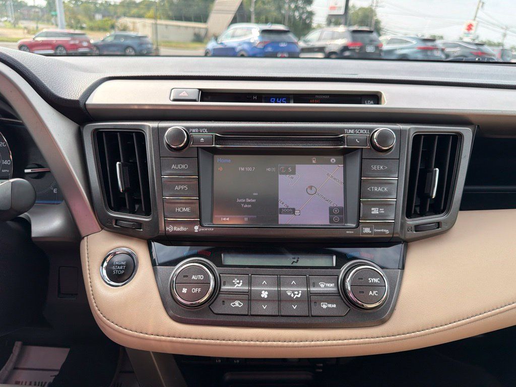 Used 2014 Toyota RAV4 Limited w/ Technology Package AWD/4WD image 35
