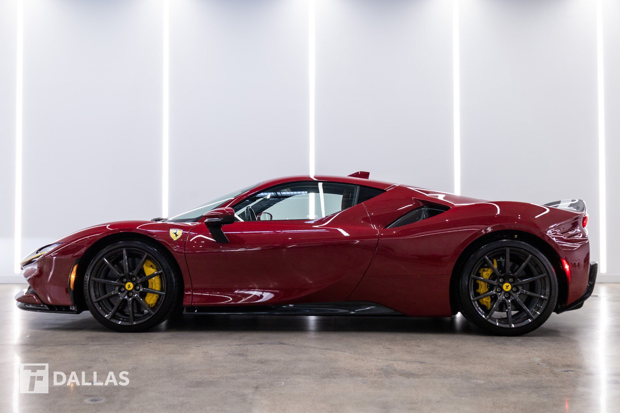 Used 2022 Ferrari SF90 Stradale AWD/4WD image 1