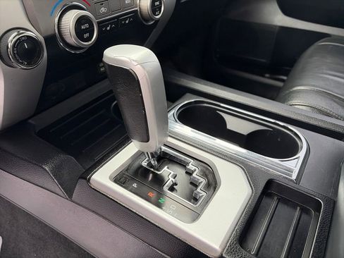 Used 2018 Toyota Tundra Limited image 27