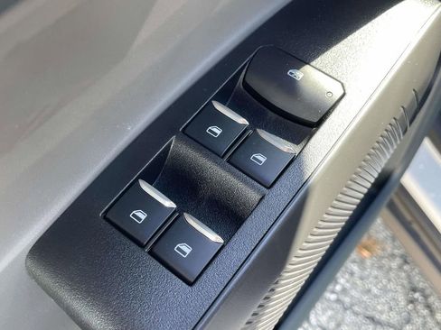 New 2025 Ford Maverick XL image 18