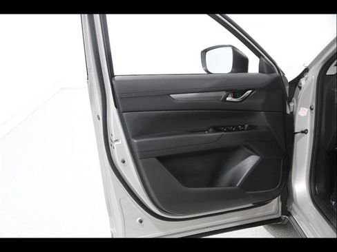 Certified 2025 MAZDA CX-5 AWD 2.5 S w/ Preferred Package image 4
