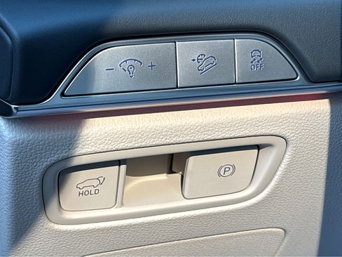 New 2026 Genesis GV80 2.5T Advanced image 19