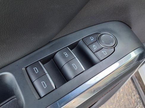 Used 2025 Chevrolet Traverse RS w/ LPO, Floor Liner Package FWD image 18
