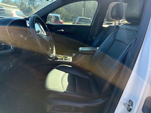 Used 2023 Chevrolet Equinox RS w/ RS Leather Package image 11